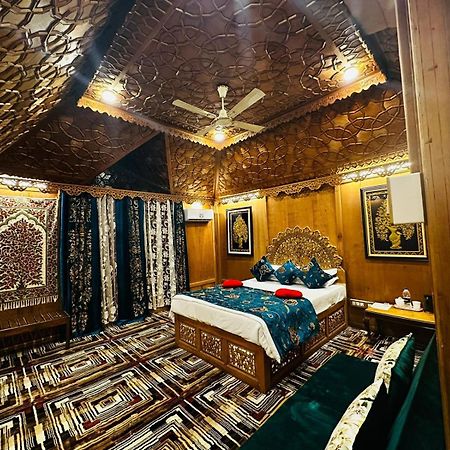 The Heritage Safina Group Of Houseboats Srīnagar Exterior foto