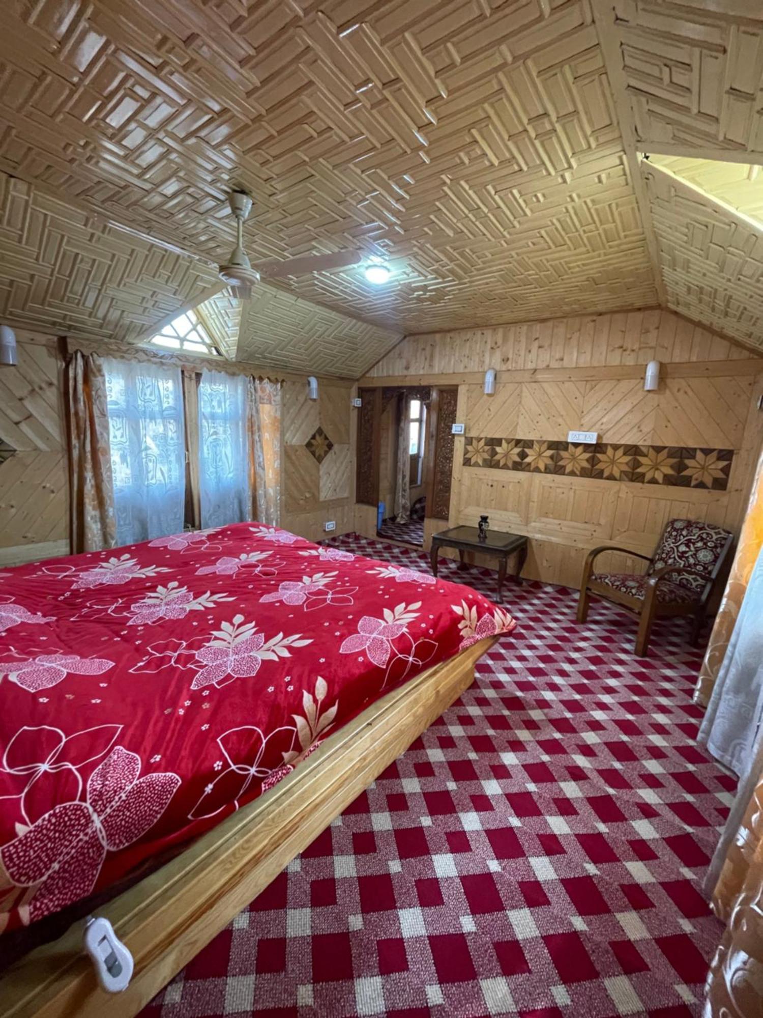 The Heritage Safina Group Of Houseboats Srīnagar Exterior foto