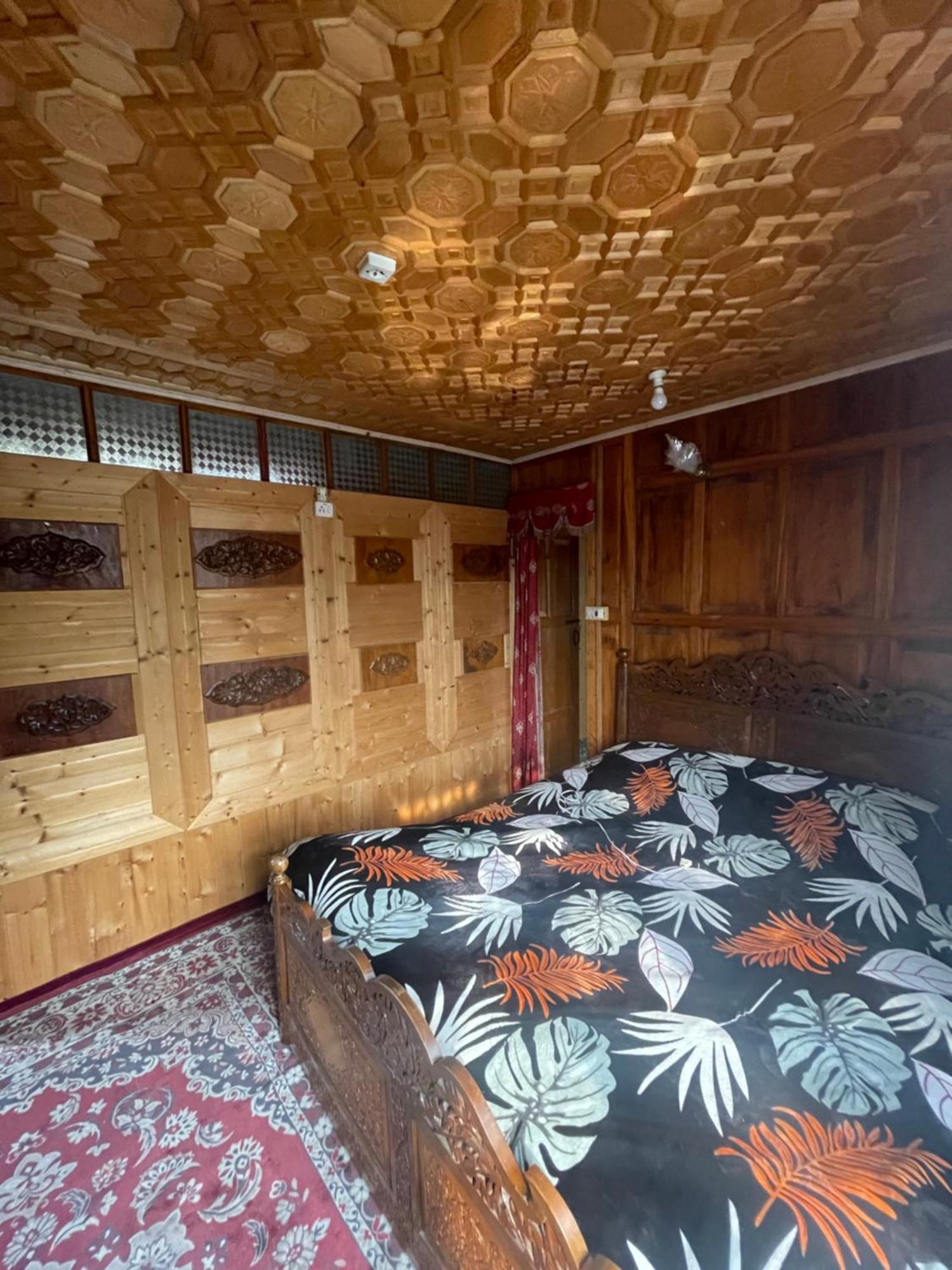 The Heritage Safina Group Of Houseboats Srīnagar Exterior foto